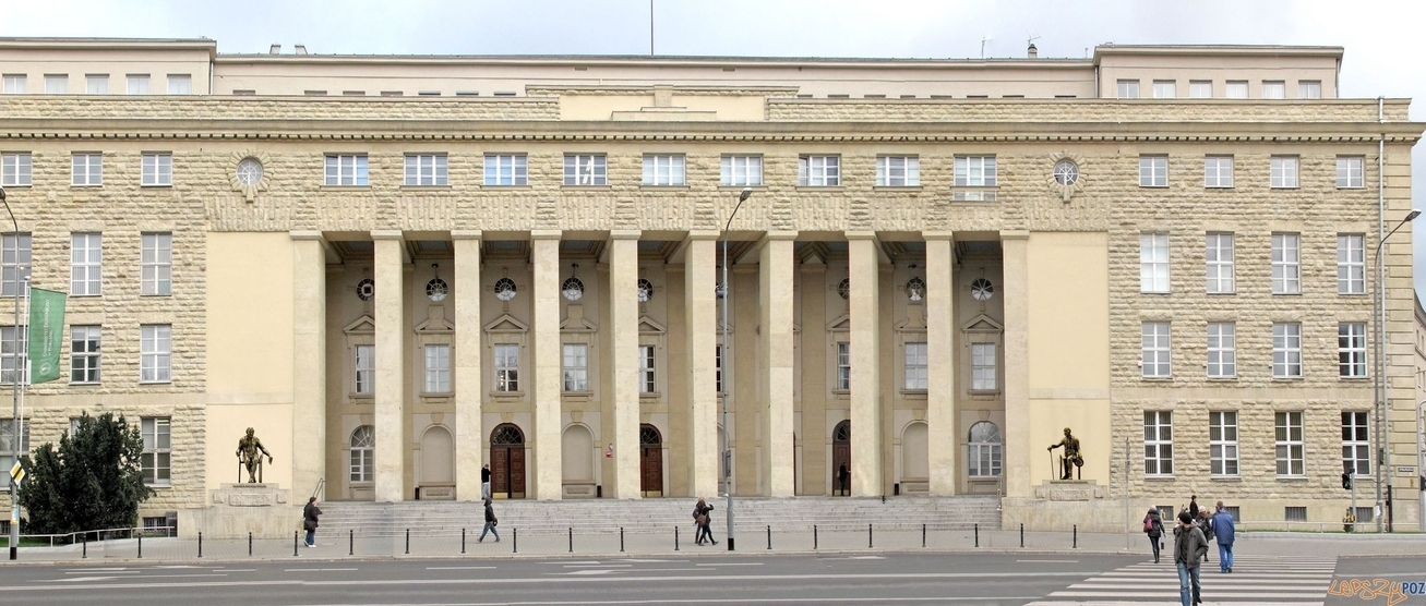 <span style="font-weight: bold; text-decoration: underline;">UEP Економічний університет в Познані</span>