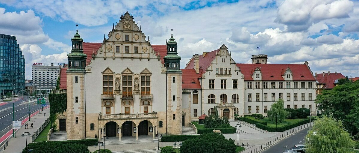 Вступна кампанія 2020-2021. Підготовка до вступу (093)0939141 <span style="font-weight: bold; text-decoration: underline;">UAM Університет ім. Адама Міцкевича</span>