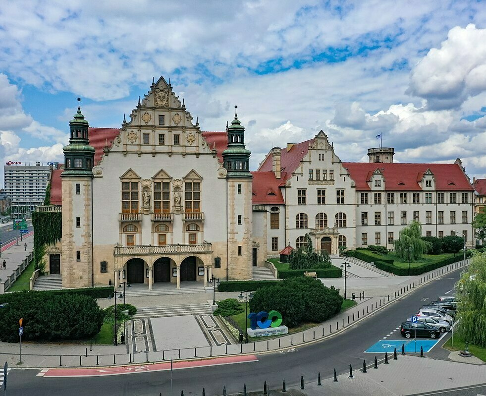 Університет ім. Адама Міцкевича в Познані