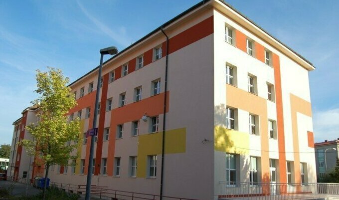 <span style="font-weight: bold;">МЕДИЧНА СЕРЕДНЯ СПЕЦІАЛІЗОВАНА ШКОЛА В ПРАЗІ</span>