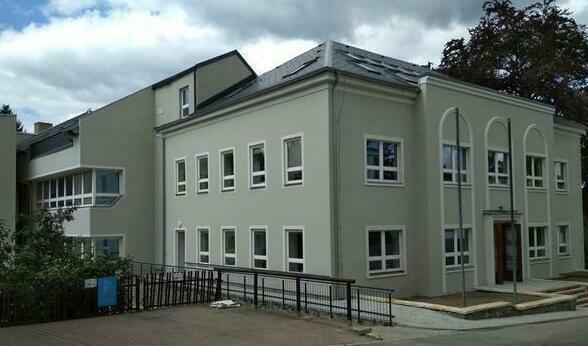 <span style="font-weight: bold;">ЧЕСЬКА ХУДОЖНЬО-ПРОМИСЛОВА ШКОЛА ВИРОБНИЦТВА СКЛА В КАМЕНІЦКИ ШЕНУВІ</span>