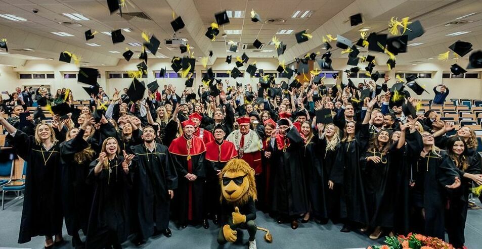 <span style="font-weight: bold; text-decoration: underline;">
						Академія Леона Козьмінського</span>