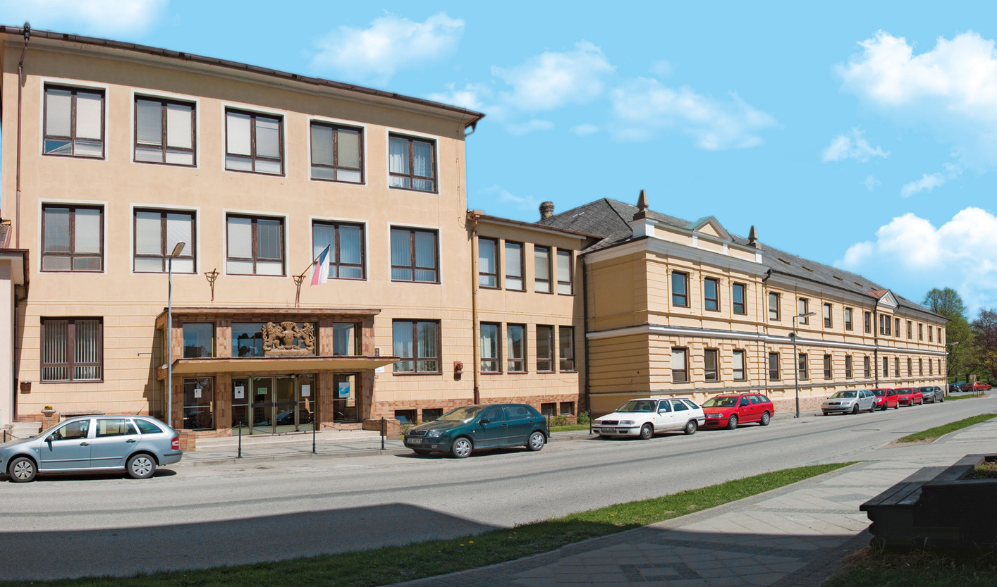 <span style="font-weight: bold;">СЕРЕДНЯ ШКОЛА КЕРАМІКИ В БЕХІНЄ</span>