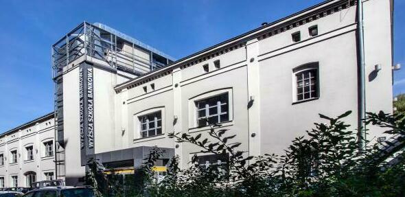 <span style="font-weight: bold; text-decoration: underline;">WSB Poznan Вища школа банківської справи у Познані</span>